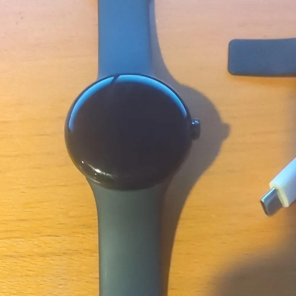 Google Smartwatch in Black with White Accessories